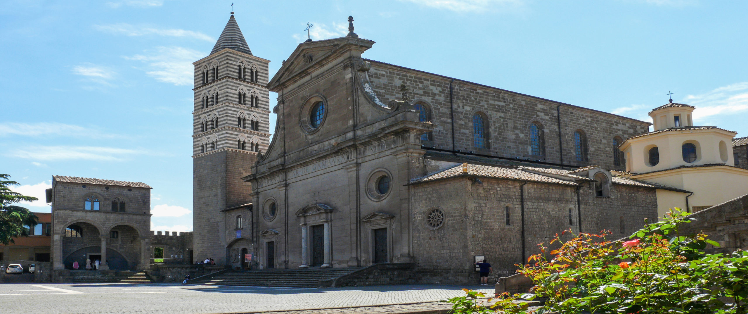 Viterbo - La cattedrale in Piazza San Lorenzo