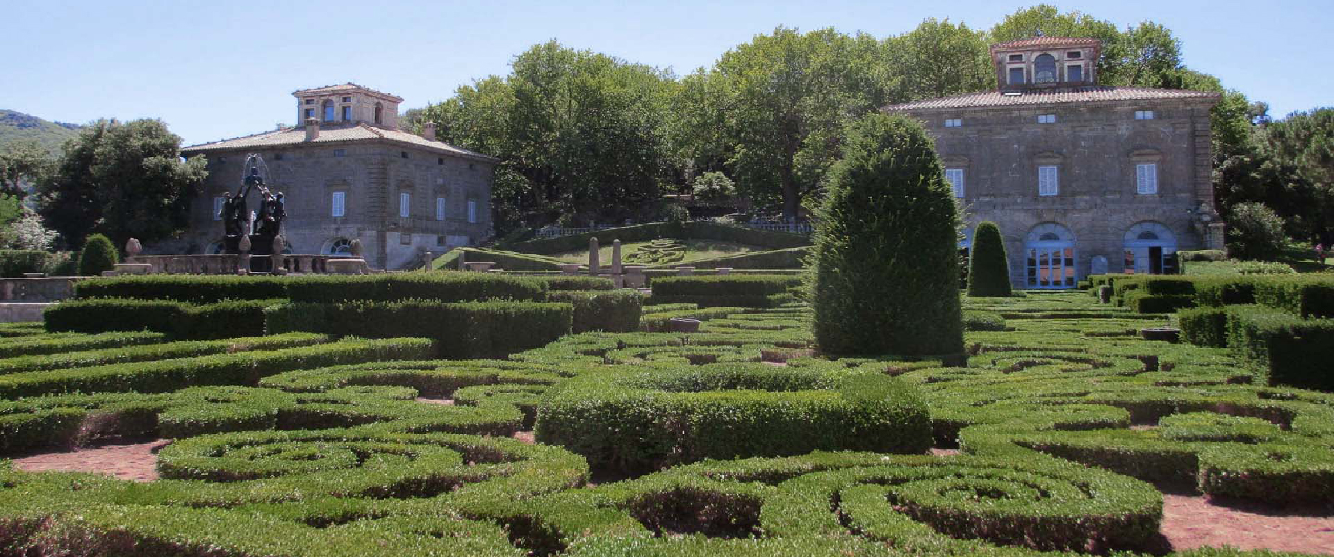Villa Lante - VT - Il giardino formale e le palazzine gemelle sullo sfondo