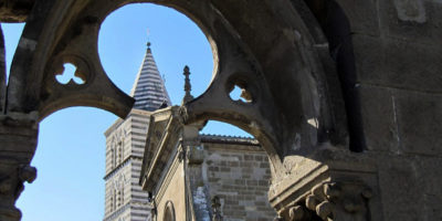 Viterbo - campanile e cattedrale di S. Lorenzo visiti dalla loggia di Palazzo dei Papi