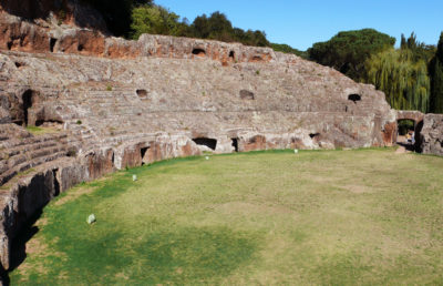 Sutri VT Anfiteatro romano scavato nel tufo