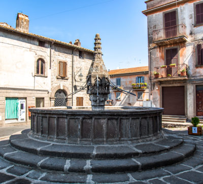 Viterbo - Fontana di Piano nel quartiere di Pianoscarano