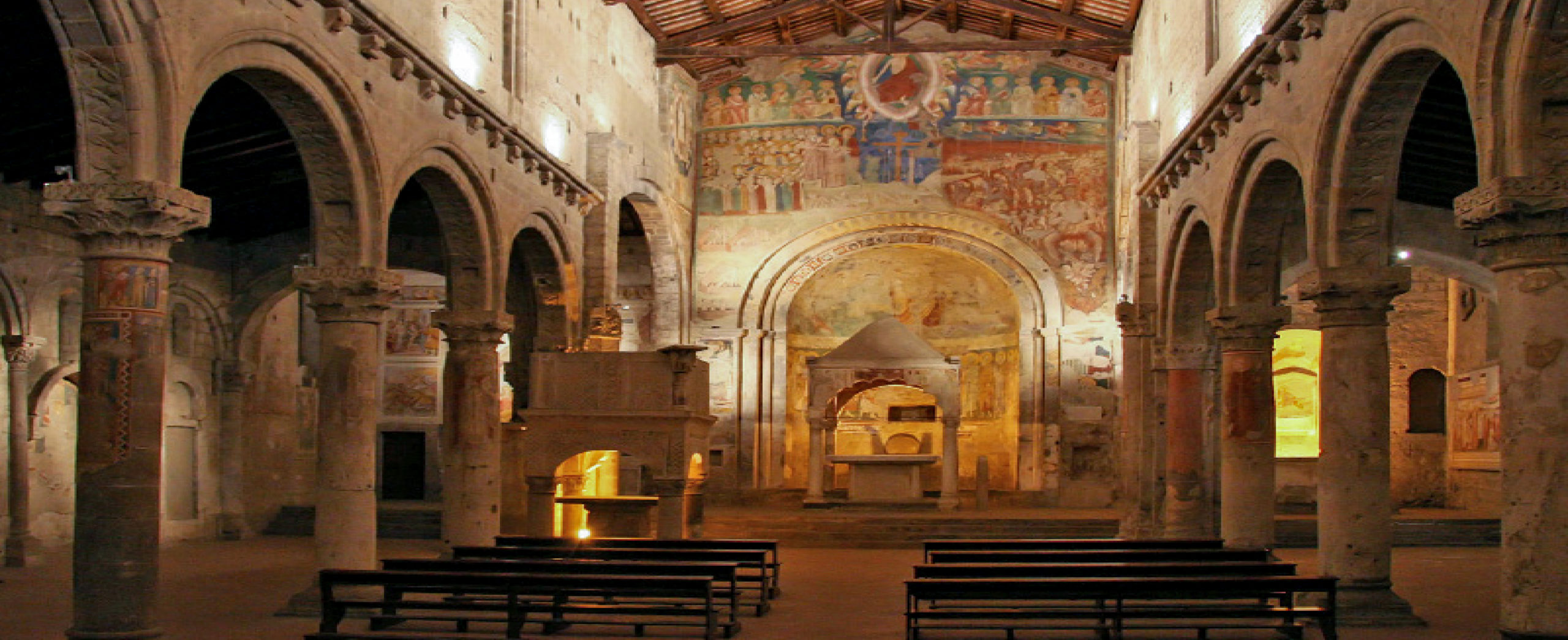 Tuscania - Interno Basilica Santa Maria Maggiore