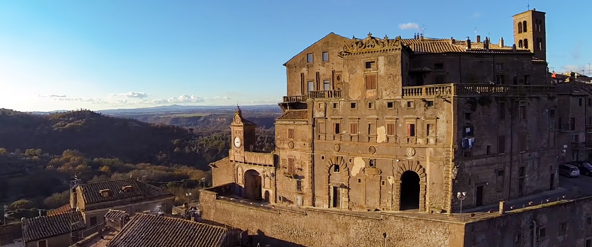 Bomarzo - Veduta della facciata di Palazzo Orsini