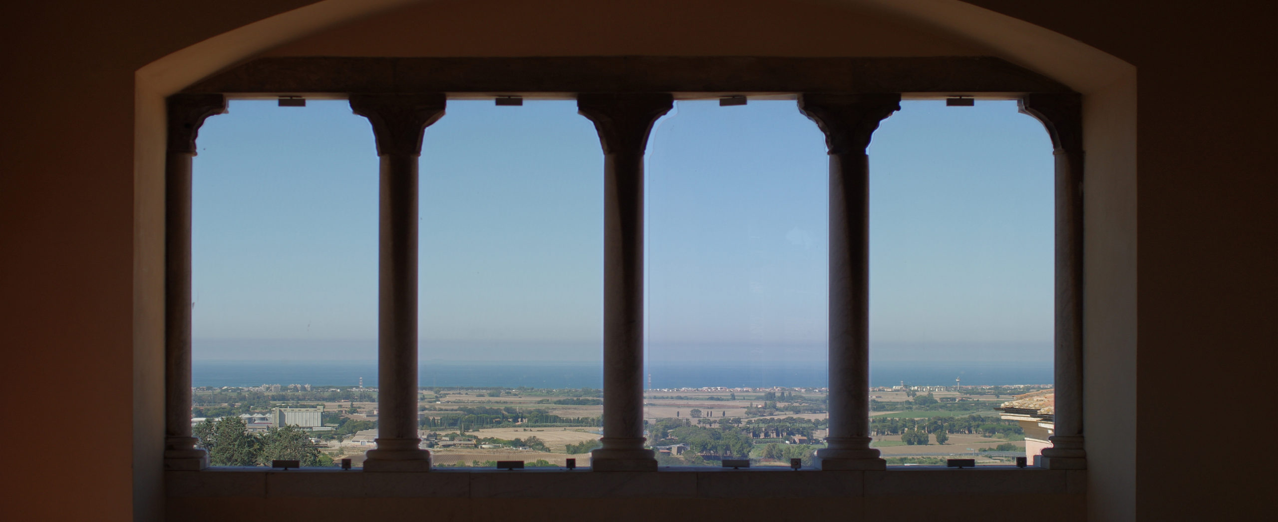 Tarquinia - panorama sul mare dalla loggia del Museo Archeologico Nazionale