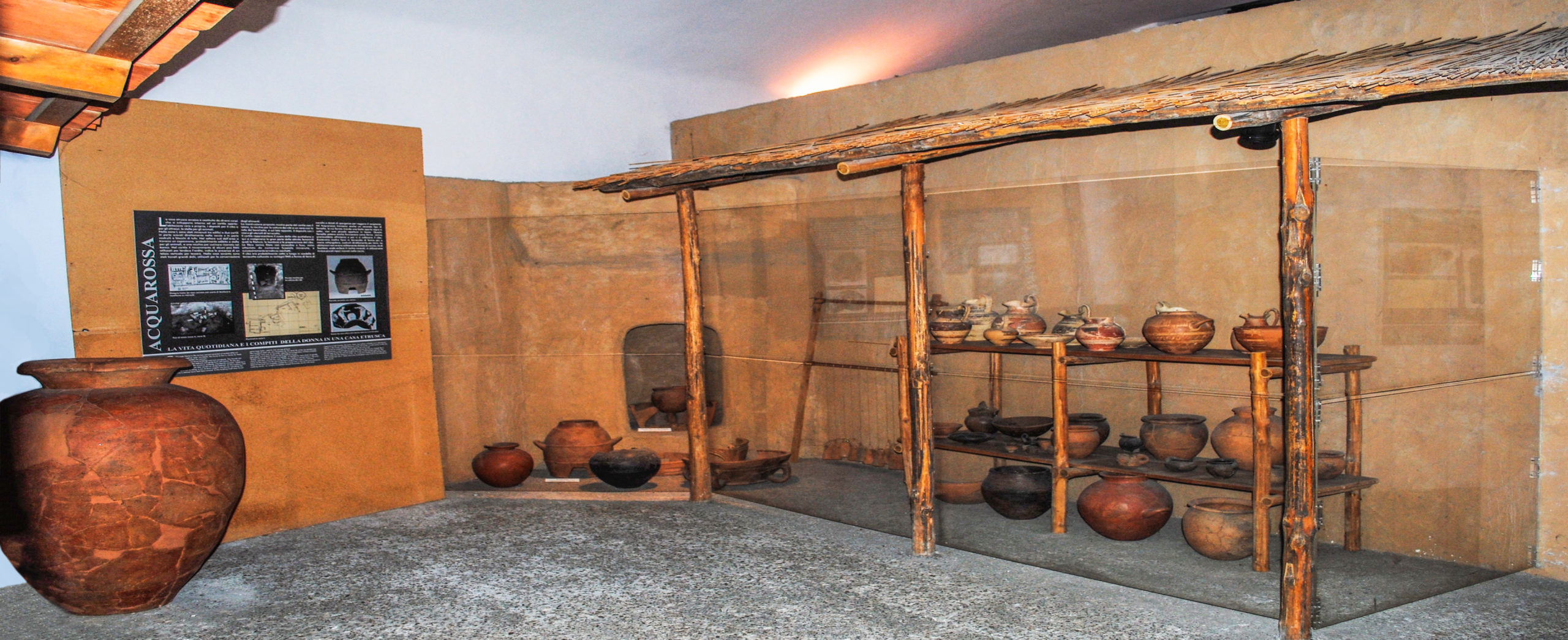 Viterbo - una sala del Museo Nazionale Etrusco