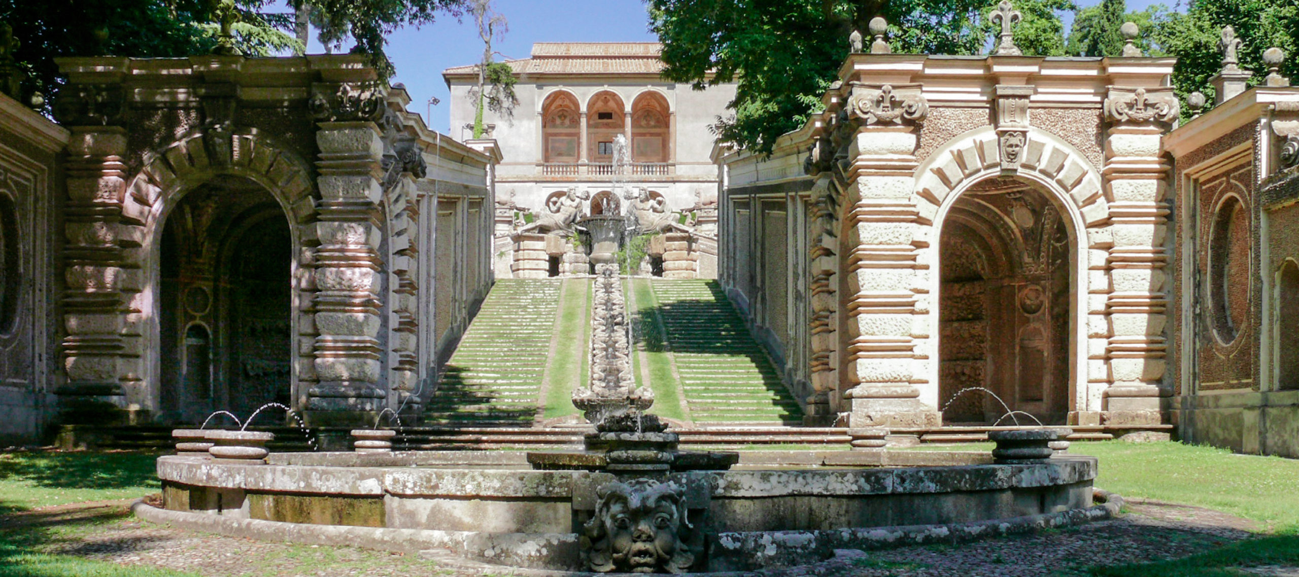 caprarola palazzo farnese giardini alti del parco