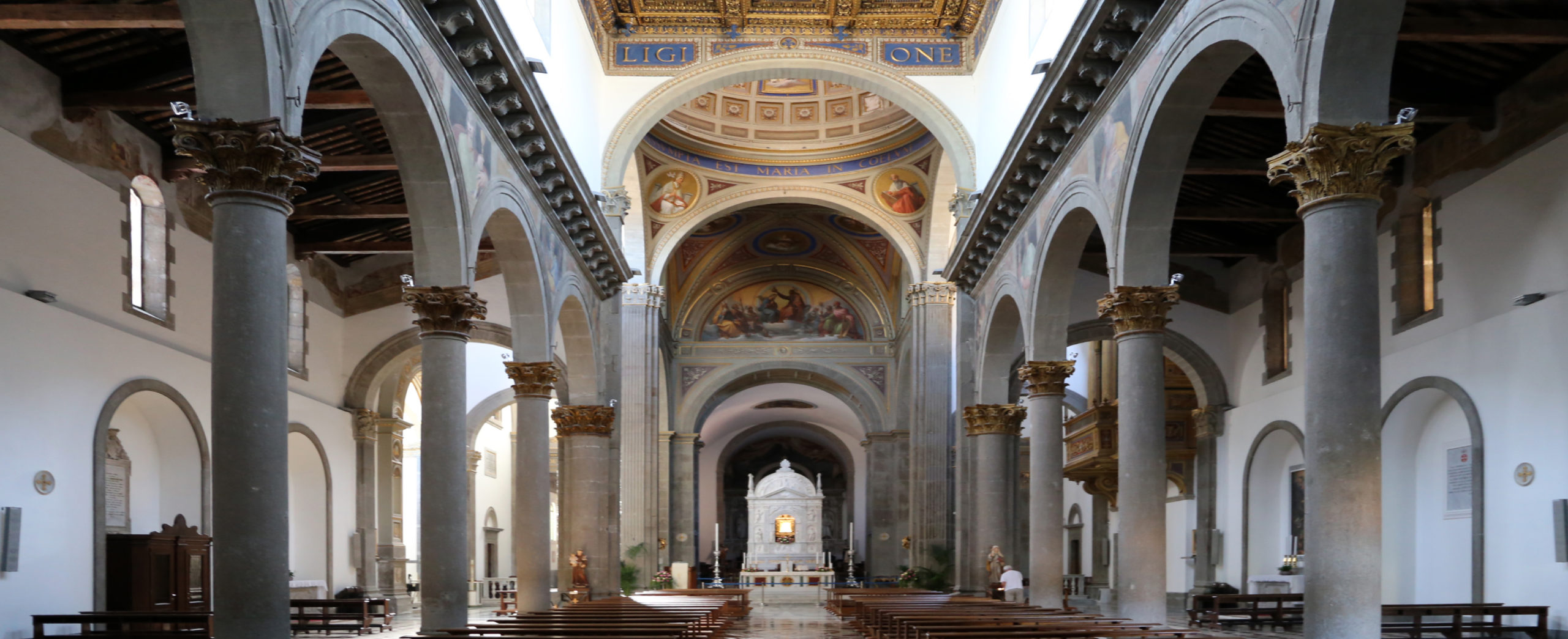 Interno Santuario Madonna della Quercia - VT