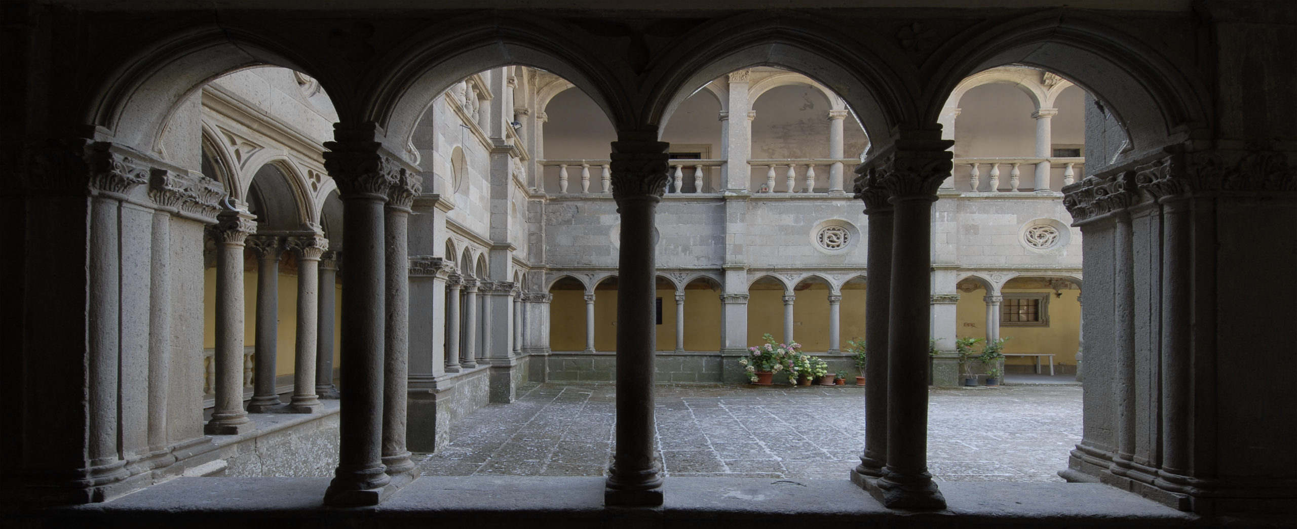 Santuario Madonna della Quercia - VT - Scorcio Chiostro della Cisterna