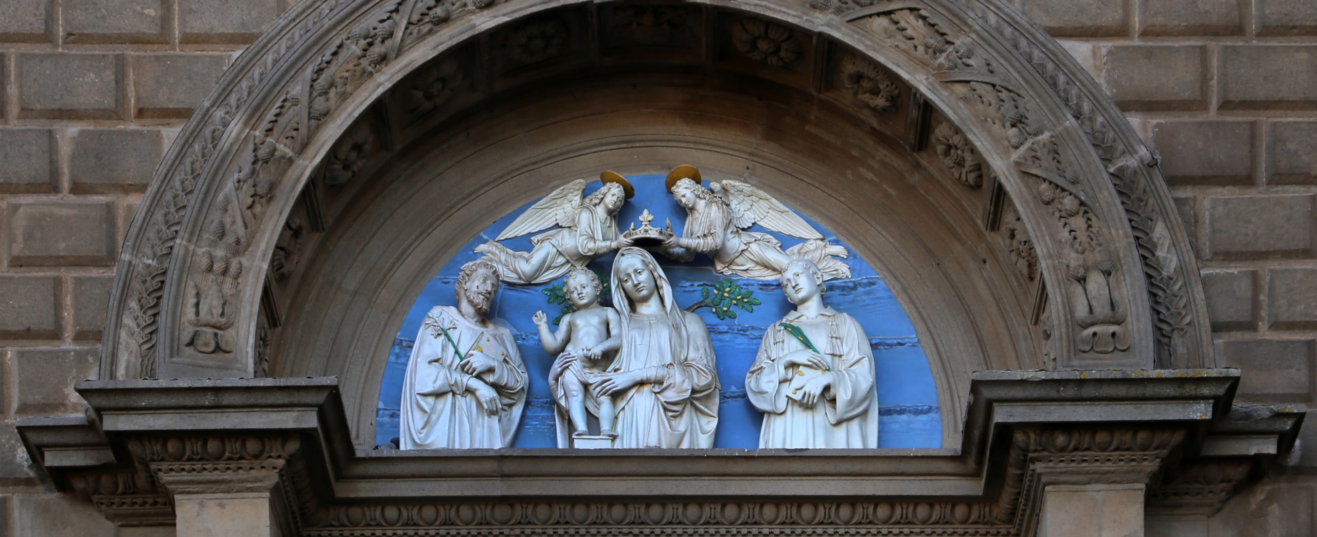 Santa Maria della Quercia - VT - Lunetta Andrea della Robbia in facciata