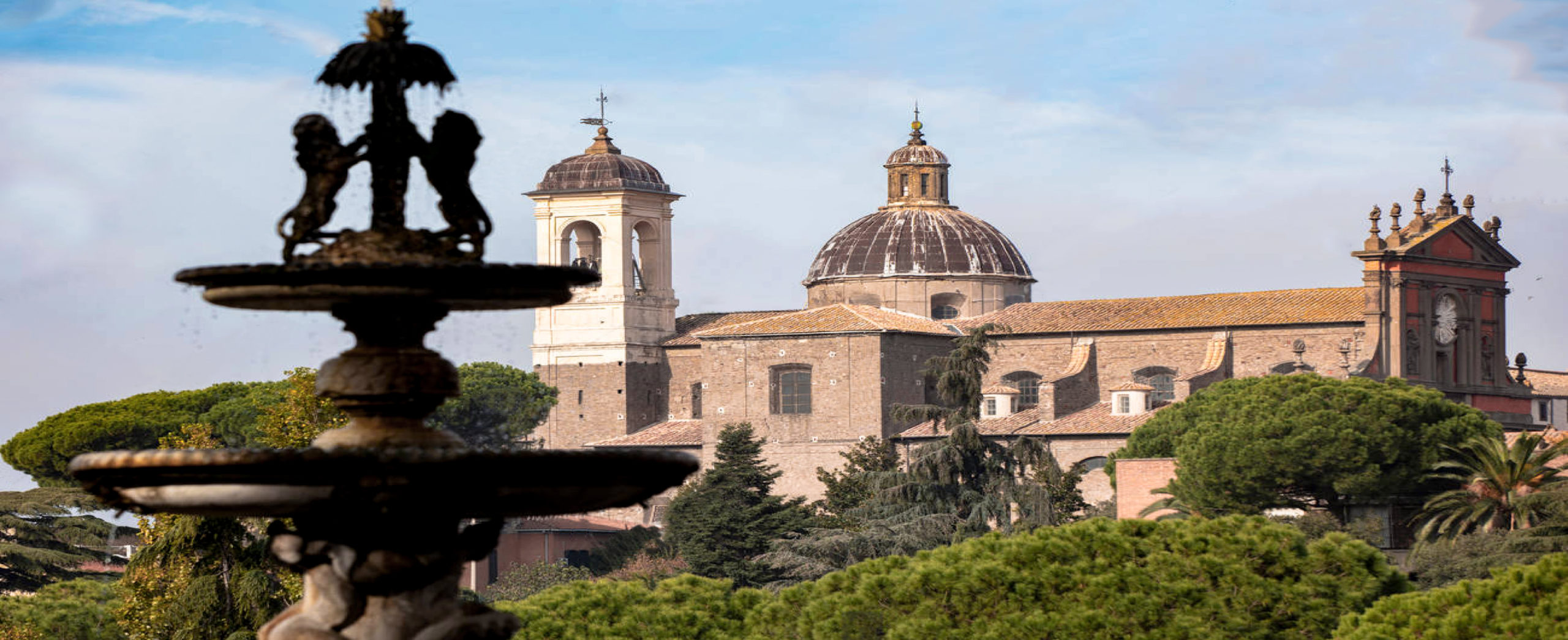 Viterbo - Chiesa e chiostro della Santissima Trinità