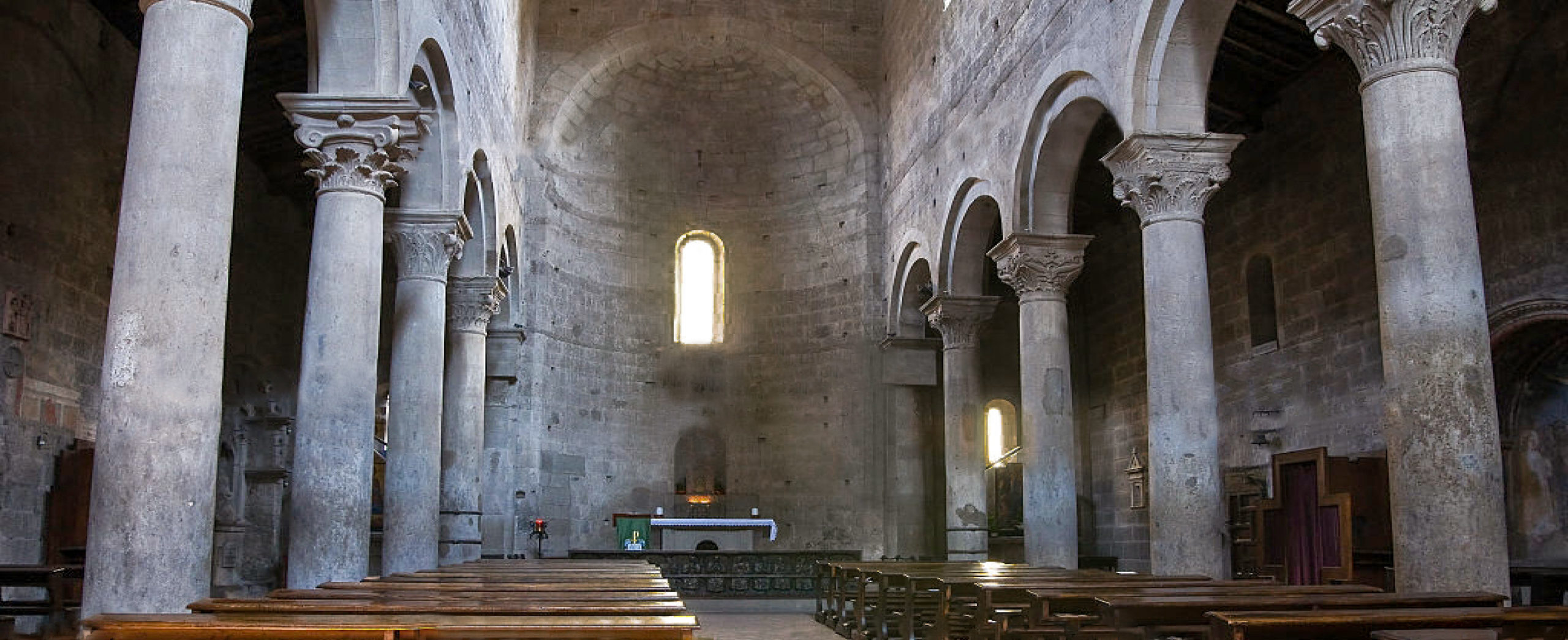 iterbo - Interno di Santa Maria Nuova - navata centrale
